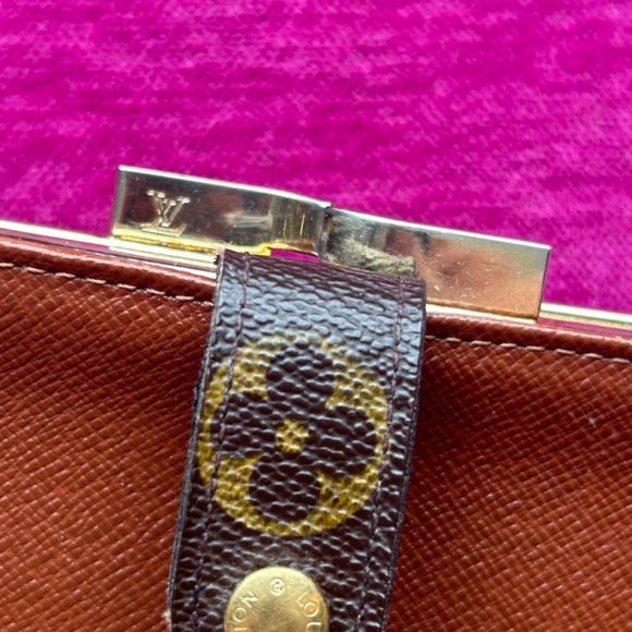 Gorgeous and rare snap authentic Louis Vuitton Wallet - Picture 8 of 15